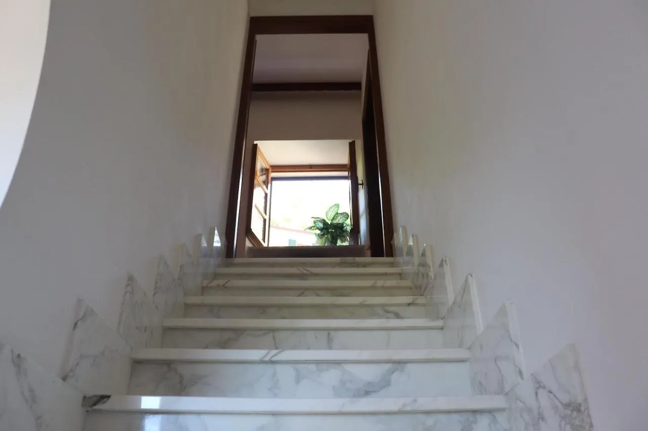 Guest house Antico Lavatoio Hotel Luni Italy